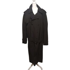 Newport Harbor men’s black trenchcoat with removable lining. NWT 46L